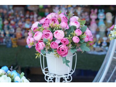 Искусственные цветы и растения