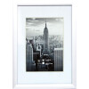Rama foto Henzo Manhattan, profil îngust, cu passepartout diagonal alb, 10x15–70x100 cm