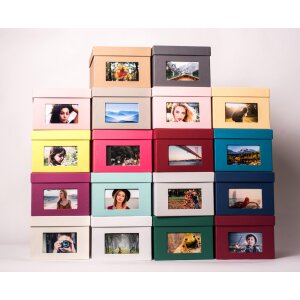Cutie foto XL Kandra pentru 700 de imagini 13x18 cm cu carduri de memorie și ferestru personalizat
