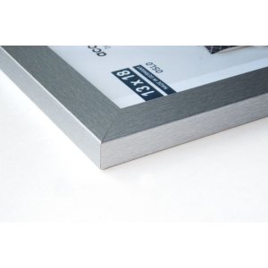 Nielsen Holzrahmen Oslo silber 18x24 cm mit Aufsteller