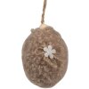 Suspensie decorativă în formă de ou maro Ø 5x7 cm, cu cordoan din jute și aplicație florală albă