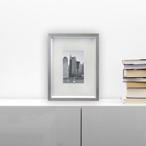 Henzo Kunststoffrahmen METALLICA silber 13x18 cm mit Passepartout 9x13 cm